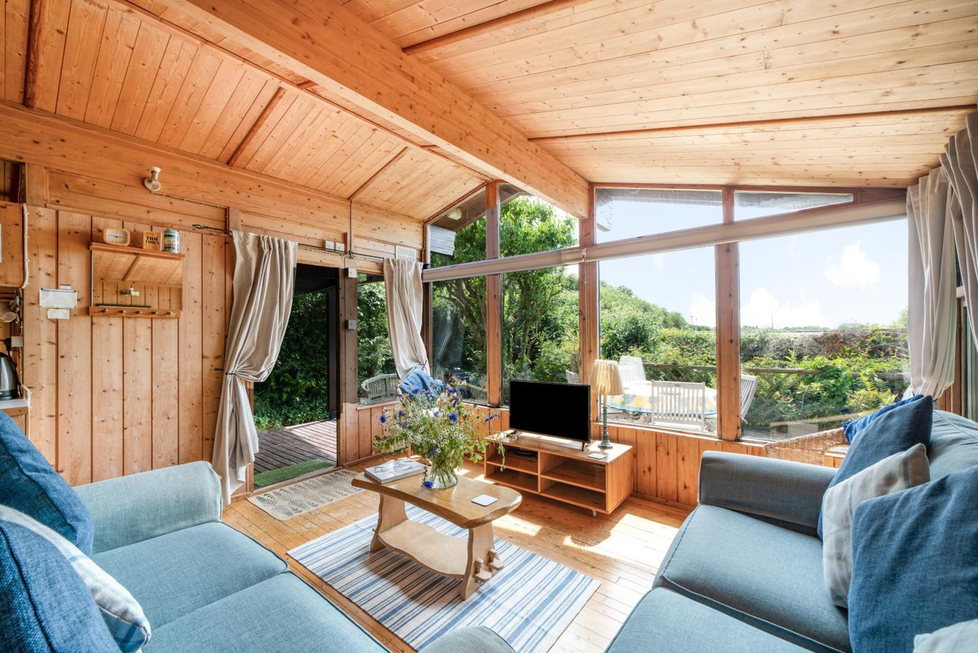 Scandinavian Style Lodge In Rock Уейдбридж Екстериор снимка