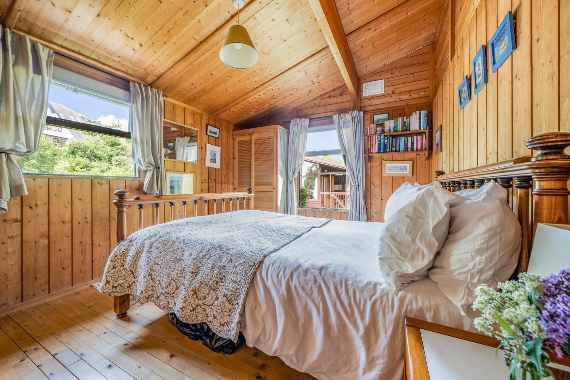 Scandinavian Style Lodge In Rock Уейдбридж Екстериор снимка